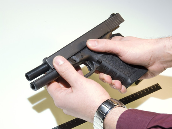 Des gilets pare-balles, des armes et des voitures saisis dans les box d’un Lyonnais Des gilets pare-balles, des armes et des voitures saisis dans les box d’un Lyonnais