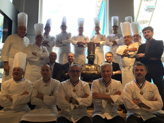 Un buste de Bocuse dévoilé au pavillon d’OnlyLyon