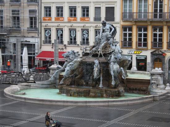 Lyon : un lifting complet pour la fontaine de la place des Terreaux