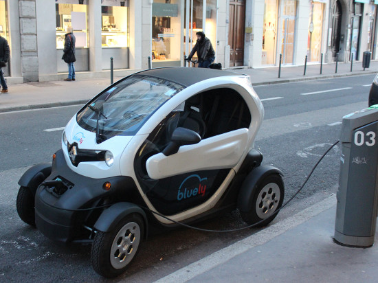 Lyon : Bluely renonce finalement à la hausse des tarifs de recharge Lyon : Bluely renonce finalement à la hausse des tarifs de recharge