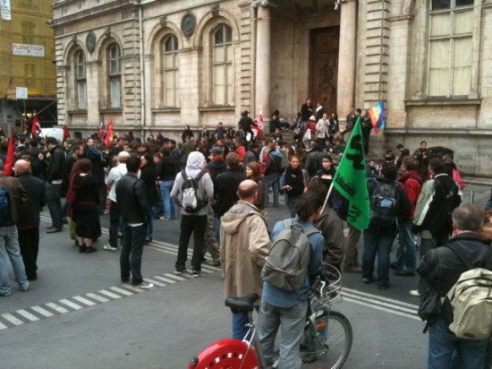 Les étudiants de nouveau dans la rue