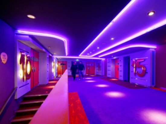 Avis partagés sur la sortie des films le vendredi