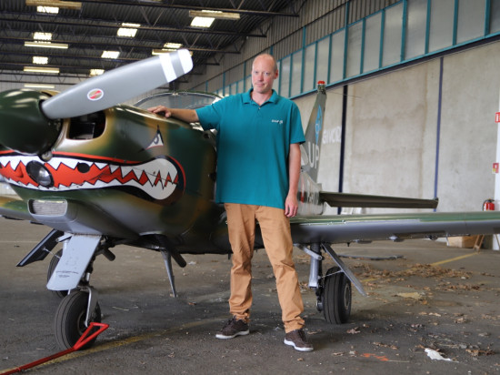 Le skywriting, une pratique confidentielle qui a son étendard à Lyon Le skywriting, une pratique confidentielle qui a son étendard à Lyon