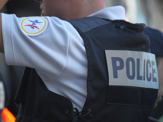 Villefontaine : Un homme vise trois personnes avec une kalachnikov