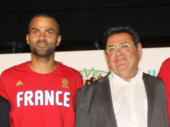 Nouveau logo et nouvelles couleurs pour l'ASVEL : "une grosse erreur" selon le maire de Villeurbanne