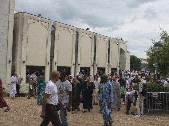 Il insulte et bouscule un militaire devant la Grande Mosquée de Lyon