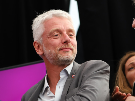 Après le recours au 49-3, Hubert Julien-Laferrière quitte le groupe LREM à l’Assemblée