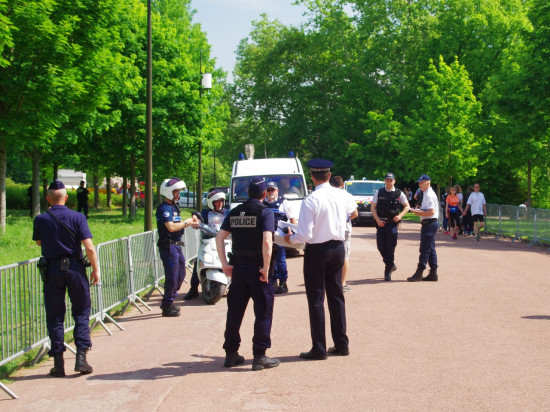 Deux policiers en civil interpellent un voleur de collier pendant leur jogging