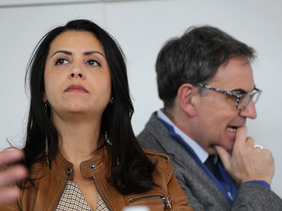 Fouziya Bouzerda démolit David Kimelfeld en plein conseil de la Métropole de Lyon Fouziya Bouzerda démolit David Kimelfeld en plein conseil de la Métropole de Lyon