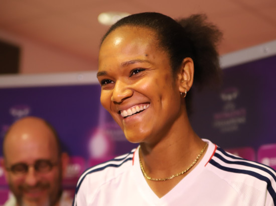 Corinne Diacre prête à se passer de Wendie Renard (OL) avec les Bleues ?