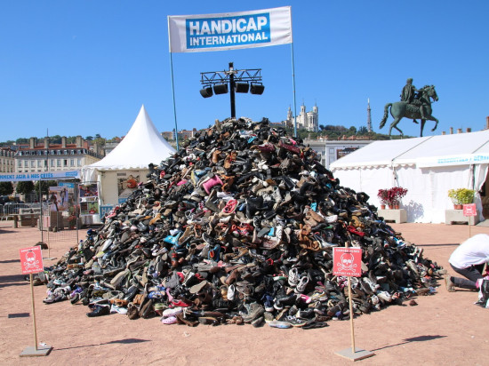 Lyon : la 23e Pyramide de chaussures va s’ériger sur la place Bellecour