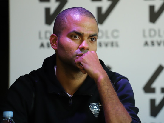 Projets de salles : Tony Parker (ASVEL) tend la main à Jean-Michel Aulas (OL)