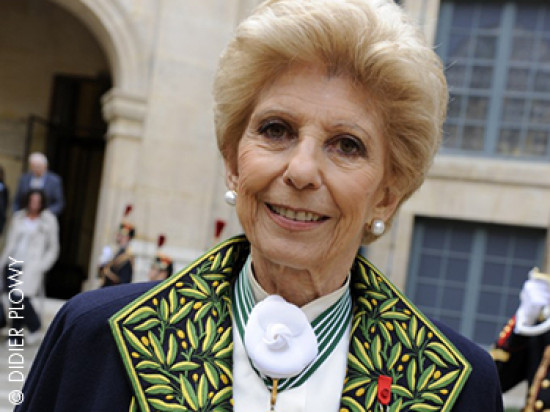 Oullins inaugure la place Hélène Carrère d'Encausse Oullins inaugure la place Hélène Carrère d'Encausse