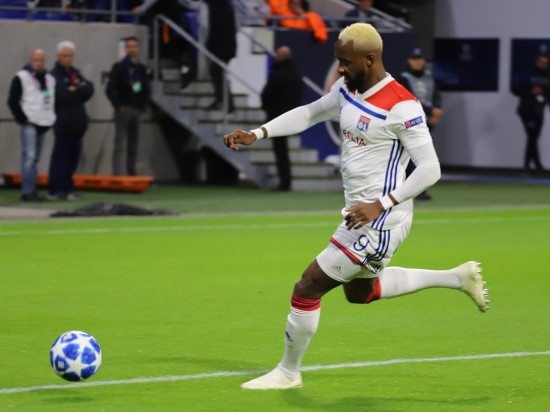 L'OL n'a pas brillé contre Nîmes mais signe une victoire essentielle (2-0) L'OL n'a pas brillé contre Nîmes mais signe une victoire essentielle (2-0)