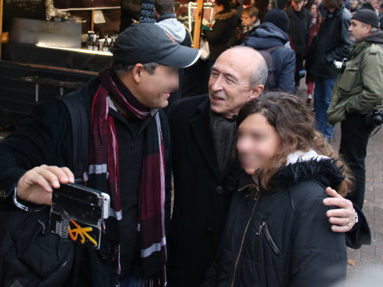 Lyon : Gérard Collomb a tracté pour Emmanuel Macron avec plus de 300 personnes