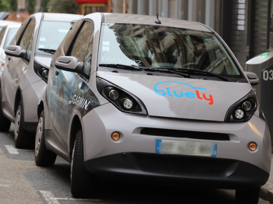 Lyon : Bluely fait exploser le tarif pour recharger sa voiture électrique Lyon : Bluely fait exploser le tarif pour recharger sa voiture électrique