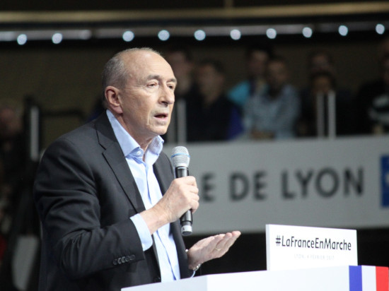 Face aux menaces du PS, Collomb n’a pas encore parrainé Macron