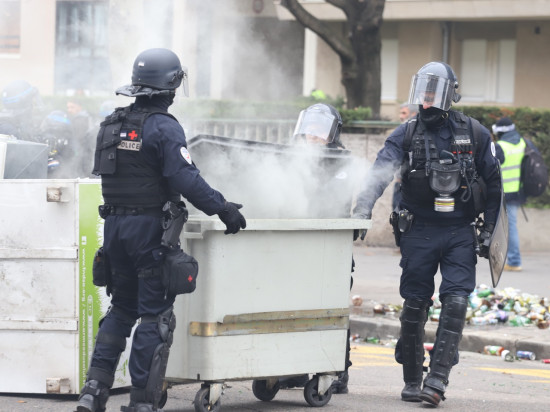 Rillieux : à plus de 50 ans, il incendiait des poubelles pendant les émeutes