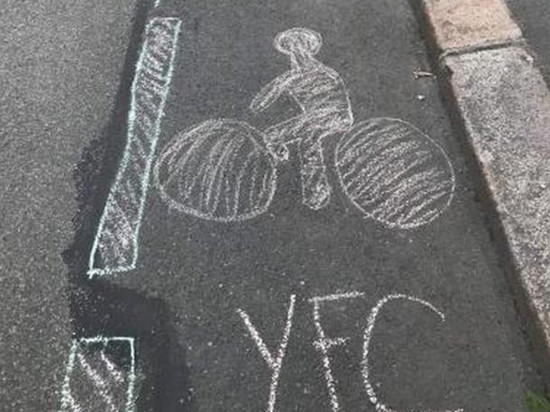 Lyon : cinq militants pour le climat face à la justice pour avoir peint de fausses pistes cyclables