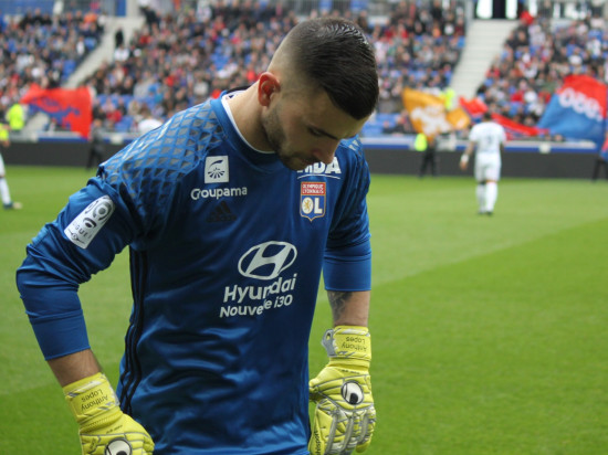 L’OL s’éteint à Paris et voit le podium s’éloigner (2-1) - VIDEO L’OL s’éteint à Paris et voit le podium s’éloigner (2-1) - VIDEO