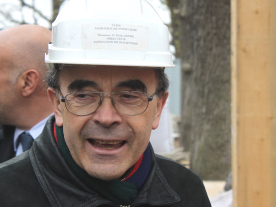 Prêtre pédophile : le cardinal Barbarin et son entourage cités à comparaître à Lyon Prêtre pédophile : le cardinal Barbarin et son entourage cités à comparaître à Lyon