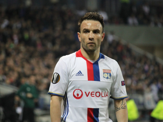 OL : Mathieu Valbuena également poussé vers la sortie ?