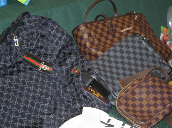 Décines-Charpieu : Ils utilisaient Facebook pour vendre leurs contrefaçons de luxe