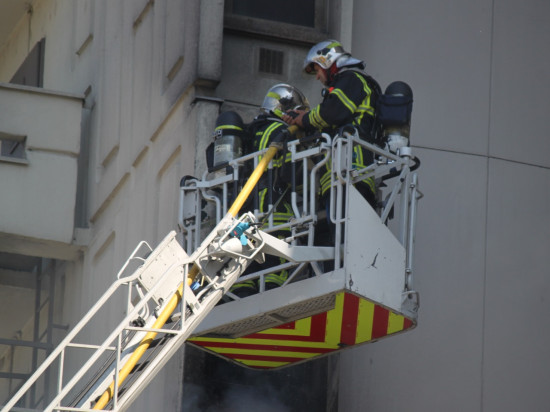Lyon : trois femmes hospitalisées et relogées après l’incendie de leur appartement Lyon : trois femmes hospitalisées et relogées après l’incendie de leur appartement