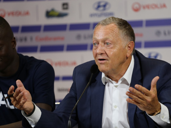 Sanctions alourdies après OM-OL : Aulas aurait aimé que Mandanda et Ocampos soient également inquiétés Sanctions alourdies après OM-OL : Aulas aurait aimé que Mandanda et Ocampos soient également inquiétés