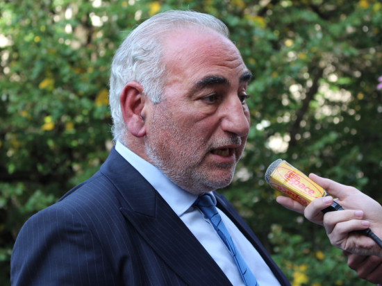 Le maire de Lyon Georges Képénékian félicite le nouveau Premier ministre arménien