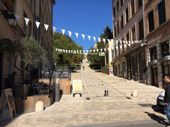 Lyon : lancement du premier num&eacute;ro du Journal de la Colline de la France Insoumise