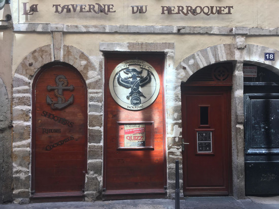 Lyon : un bar des Pentes visé par des braqueurs