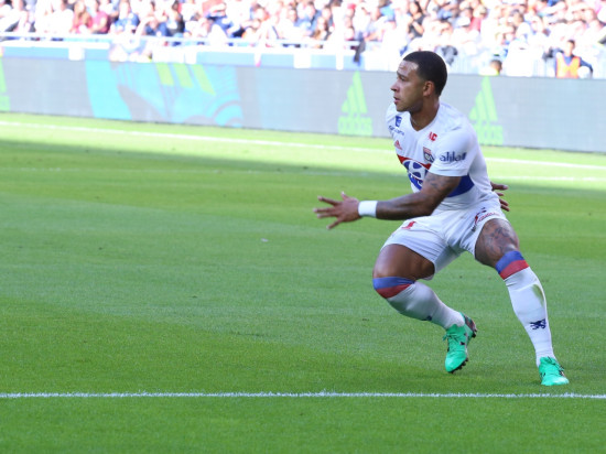 OL : seulement 40 millions d’euros offerts par le Barca pour Depay ?