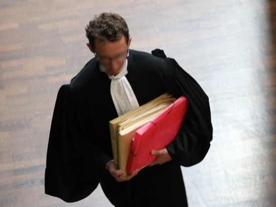 Rixe entre ultra droite et gauche à Lyon : 2 ans ferme pour l'auteur des coups de couteau Rixe entre ultra droite et gauche à Lyon : 2 ans ferme pour l'auteur des coups de couteau