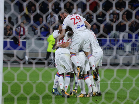 Everton/OL : Lyon bousculé, frappé mais au bout victorieux (1-2)