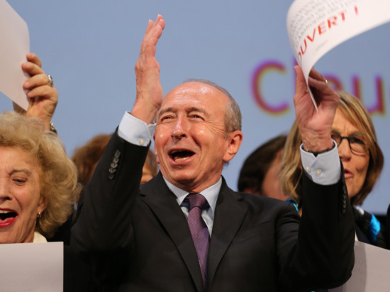 Son anniversaire le jour de la journée mondiale des réfugiés : Gérard Collomb moqué par Sophia Aram Son anniversaire le jour de la journée mondiale des réfugiés : Gérard Collomb moqué par Sophia Aram