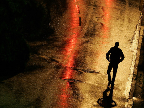 Villeurbanne : malgré le confinement, ils siphonnent le carburant de camions 