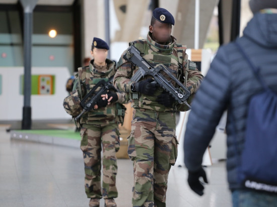 Lyon : la ministre des Armées Florence Parly en visite auprès des militaires de l’opération Sentinelle