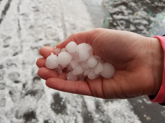 Rhône : une ville inondée par un orage de grêle !