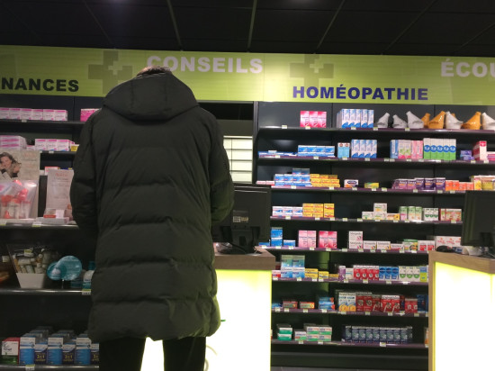 Blessé par balles, il se réfugie dans une pharmacie près de Lyon