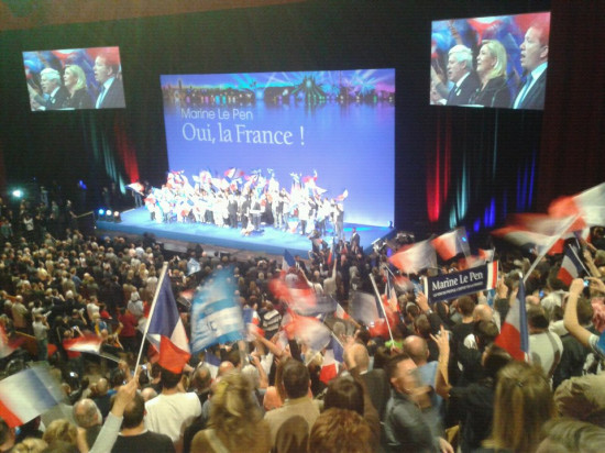 Mélenchon et la finance, cibles de l’"incorruptible" Marine Le Pen à Lyon