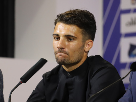 Année terminée pour Léo Dubois (OL), blessé au genou Année terminée pour Léo Dubois (OL), blessé au genou