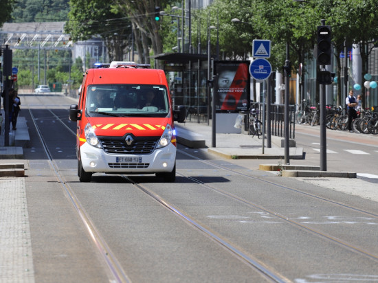 Lyon : poignardée après ses courses, son ex-compagnon interpellé Lyon : poignardée après ses courses, son ex-compagnon interpellé