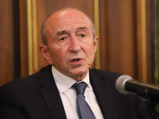 "Emmanuel Macron fait ce qu’il faut faire" estime Gérard Collomb