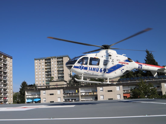 Près de Lyon : deux blessés héliportés à l'hôpital après un accident