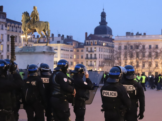 Casseurs et gilets jaunes : de nombreuses dégradations rue Victor Hugo