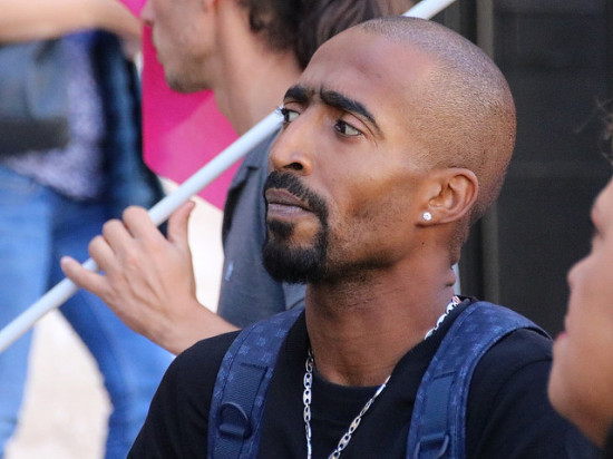 Le facteur qui avait eu une altercation avec un policier est mis à pied une semaine