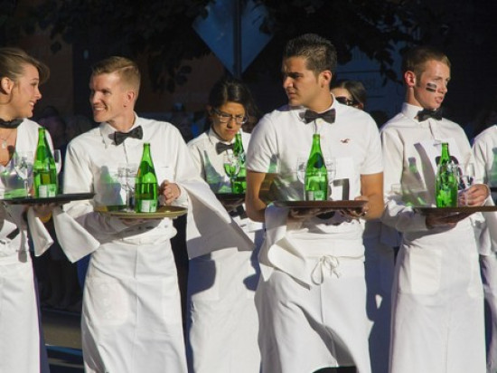 Les garçons de café au pas de course à Lyon Les garçons de café au pas de course à Lyon