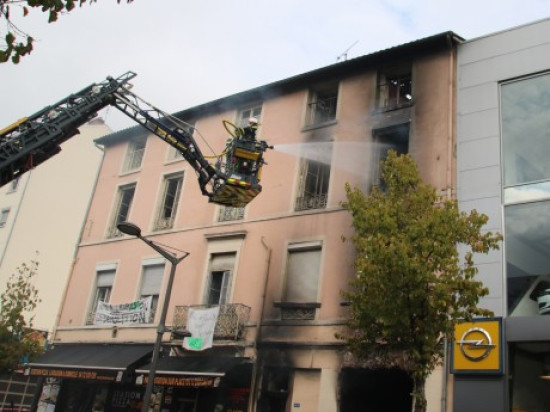 Fermée depuis 15 jours après un incendie, la rue Marietton rouvre aux voitures
