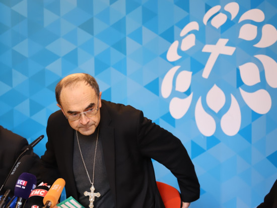 Lyon : le cardinal Barbarin va rejoindre l’archevêque de Rennes et reste à disposition du pape